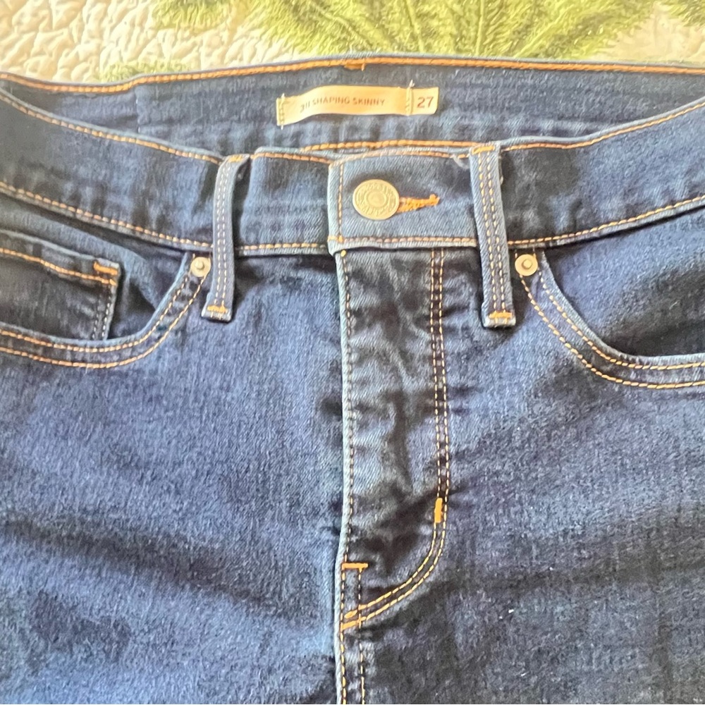 Levi's Women's Straight Leg Jeans - Dark Blue Wash - Picture 7 of 9